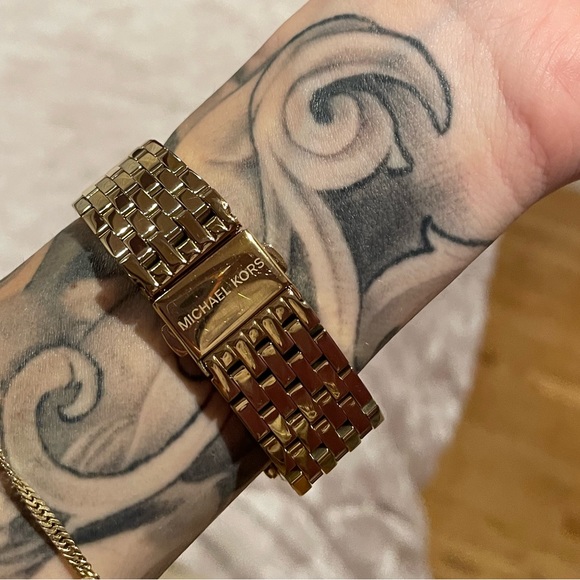 Michael Kors Darci Watch - Picture 5 of 9